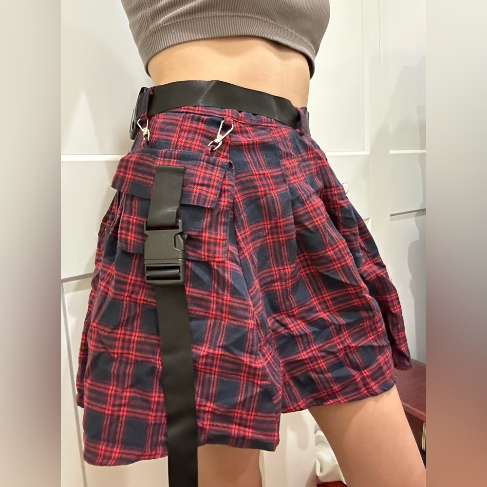 Edgy Plaid High Waist Skirt With Belt Small